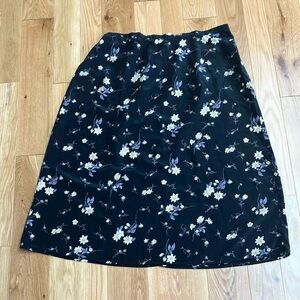 Chic Black and White floral A-Line Midi Skirt 2X